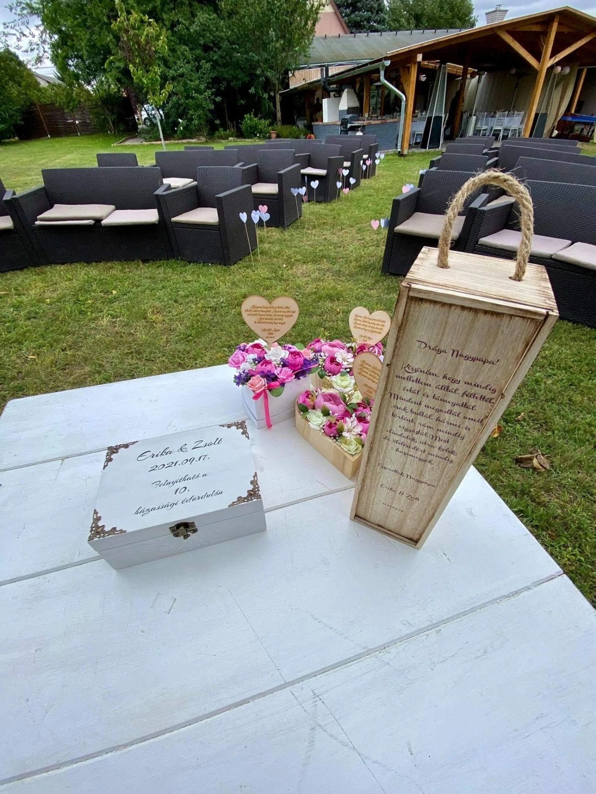 Kert és pihenőhelyek